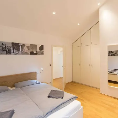 Apartment Grosse Luxus-ferienwohnung Im Alten Lokschuppen